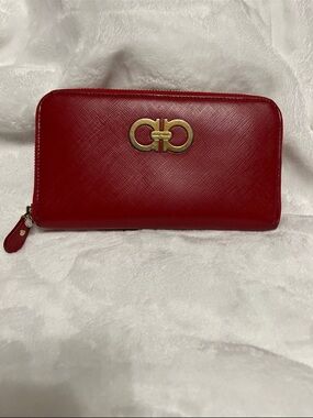 Salvatore Ferragamo Zippy Wallet